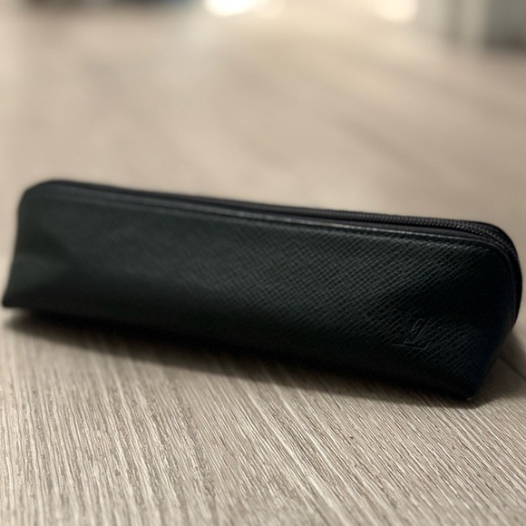 Louis Vuitton Structured Leather Case / Pouch (RARE- Great Condition) - Picture 5 of 11